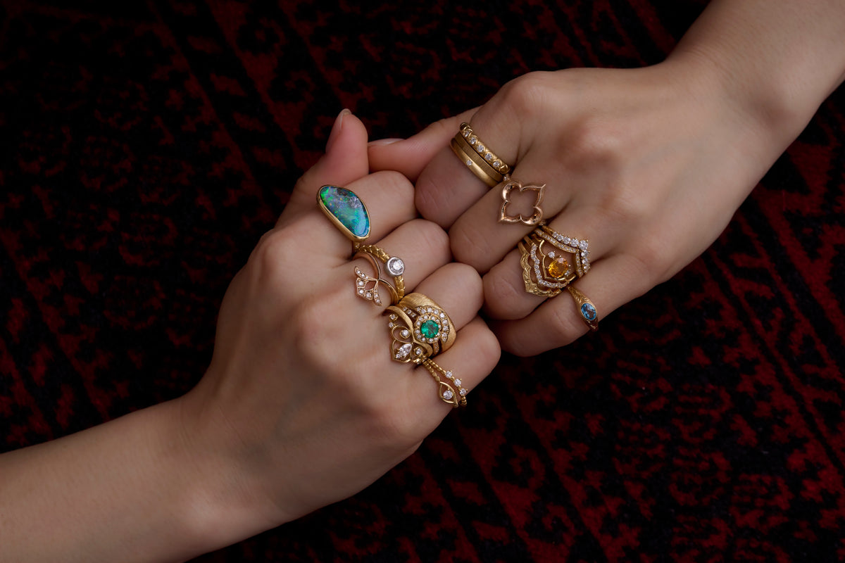 Moroccan / half-eternity Ring<V line>